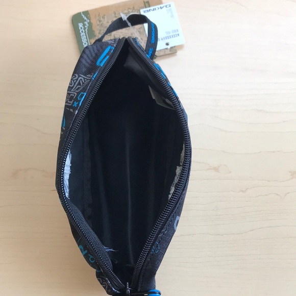 Dakine accessory case! NWT! - Picture 2 of 2